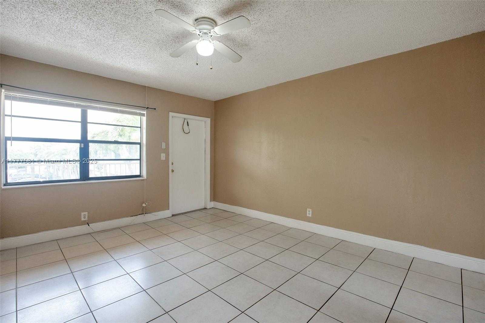 Small Image of 4061 NORTH DIXIE HWY #29, Oakland Park Number 18