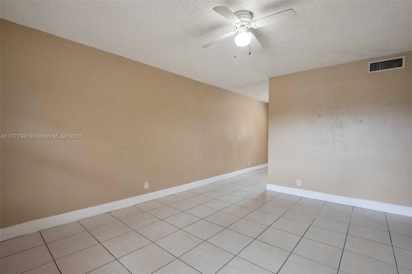 Small Image of 4061 NORTH DIXIE HWY #29, Oakland Park Number 19