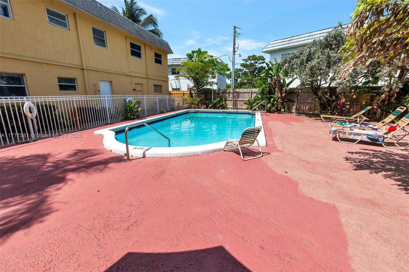 Small Image of 4061 NORTH DIXIE HWY #29, Oakland Park Number 4