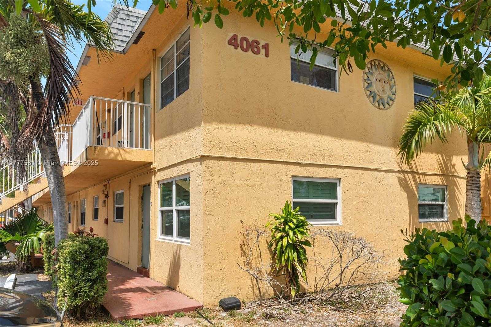 Small Image of 4061 NORTH DIXIE HWY #29, Oakland Park Number 6
