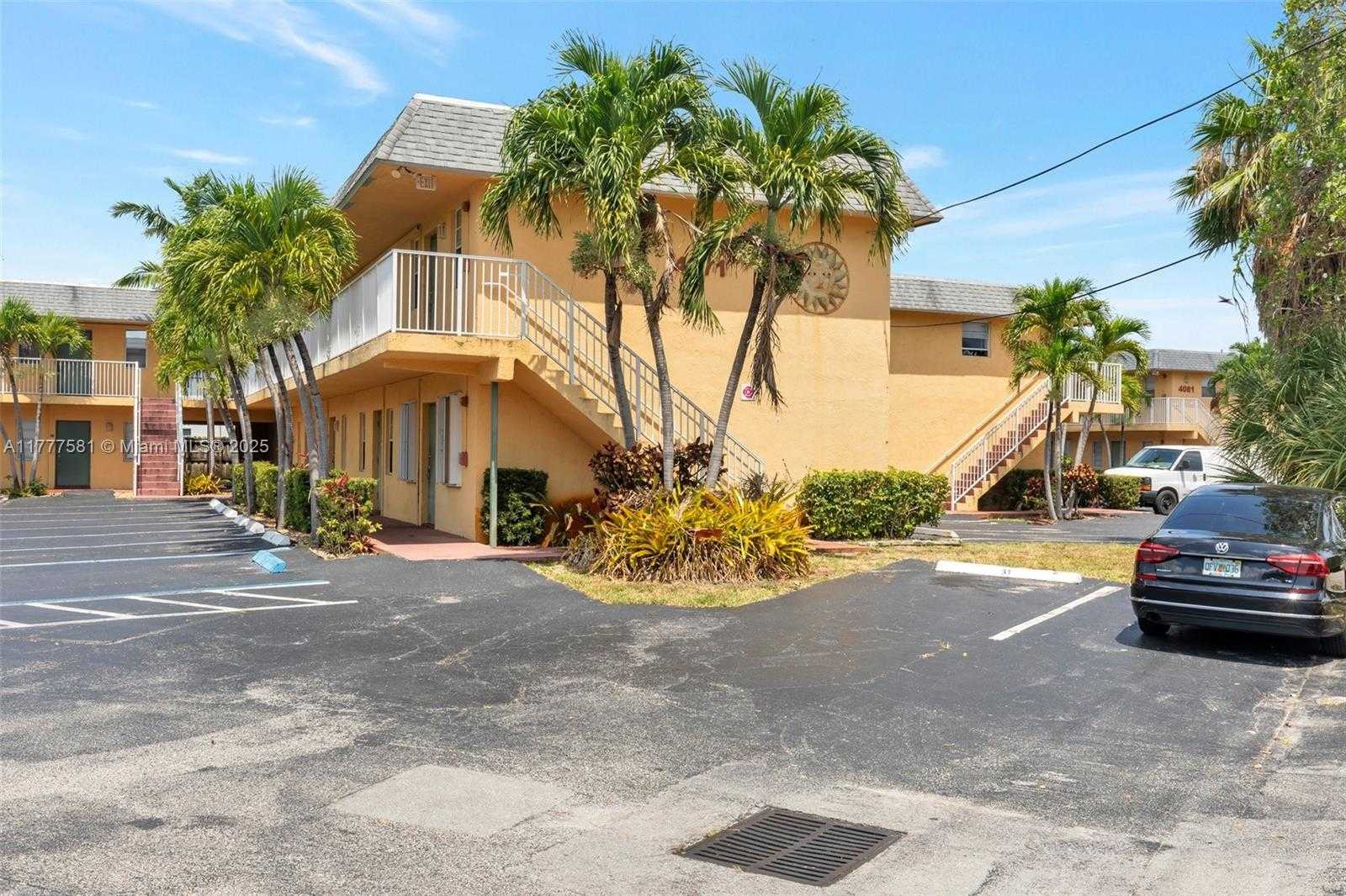Small Image of 4061 NORTH DIXIE HWY #29, Oakland Park Number 7