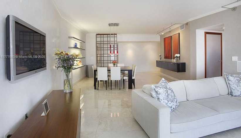 Small Image of 400 ALTON RD #811, Miami Beach Number 14