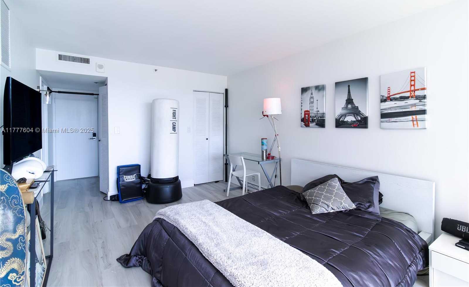 Small Image of 7601 EAST TREASURE DR #923, North Bay Village Number 20