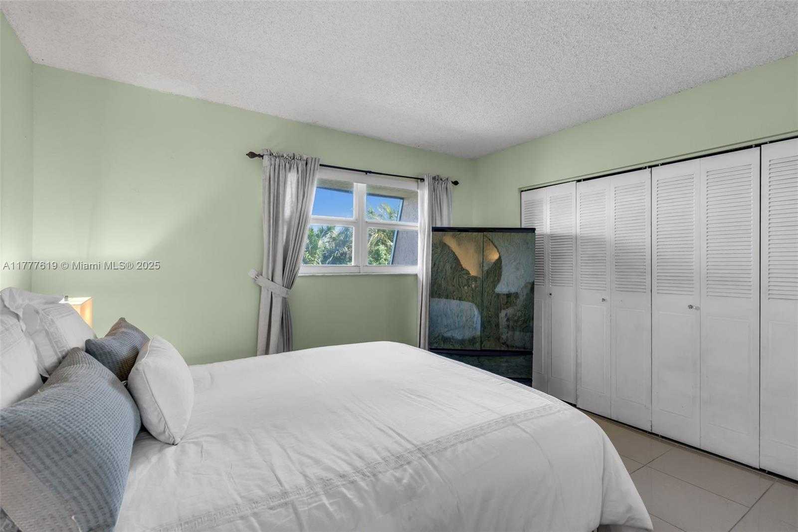 Small Image of 300 NORTH WEST 107TH AVE #201, Miami Number 11