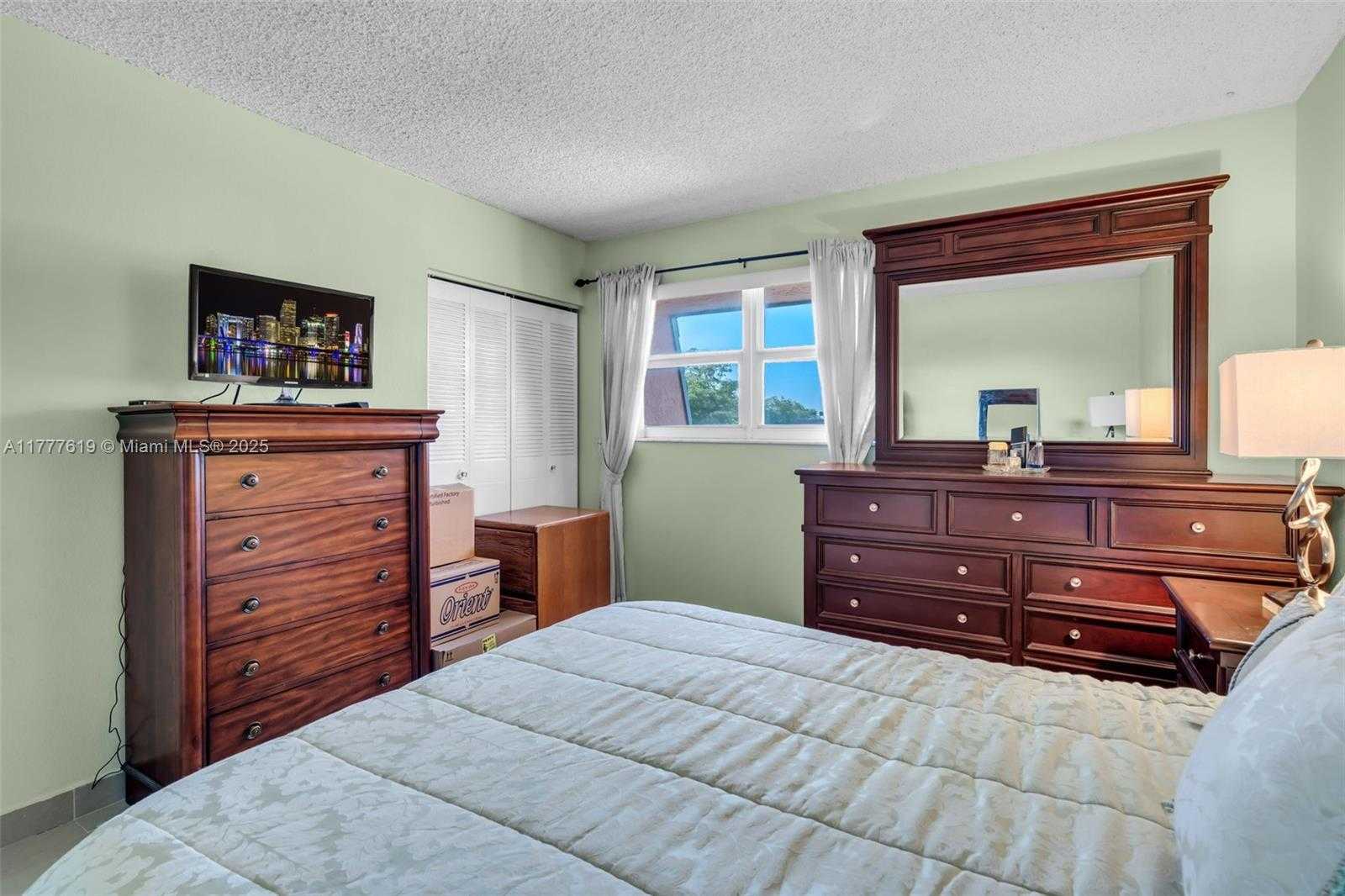 Small Image of 300 NORTH WEST 107TH AVE #201, Miami Number 7