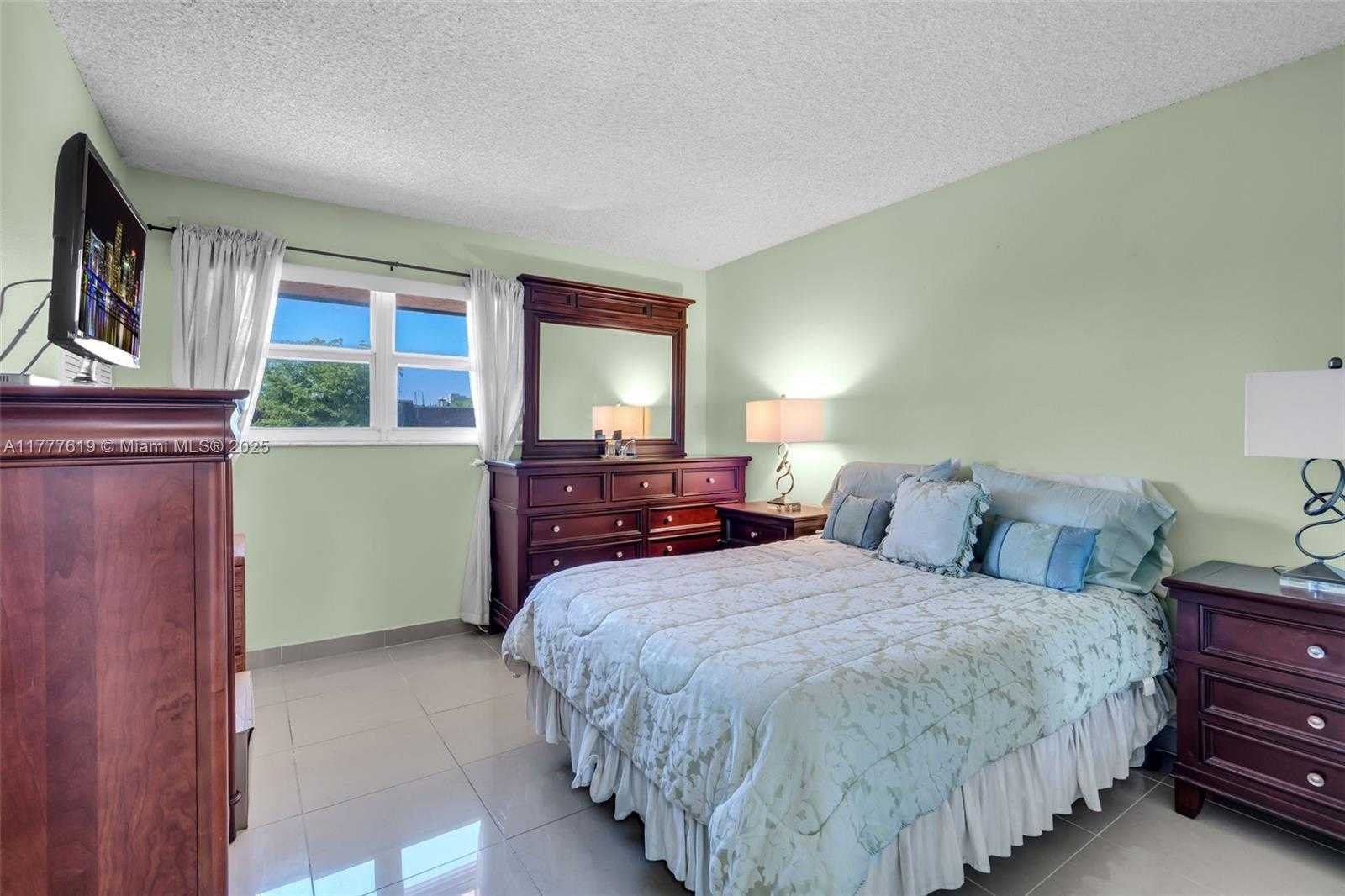 Small Image of 300 NORTH WEST 107TH AVE #201, Miami Number 8