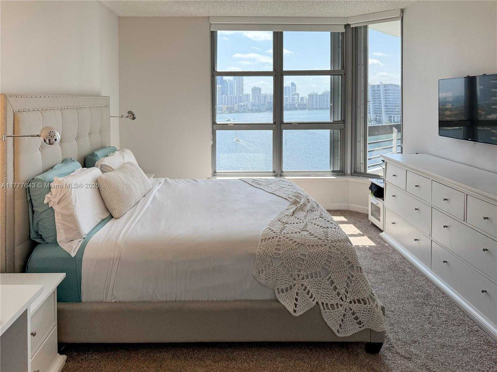 Small Image of 3530 MYSTIC POINTE DR #1611, Aventura Number 13
