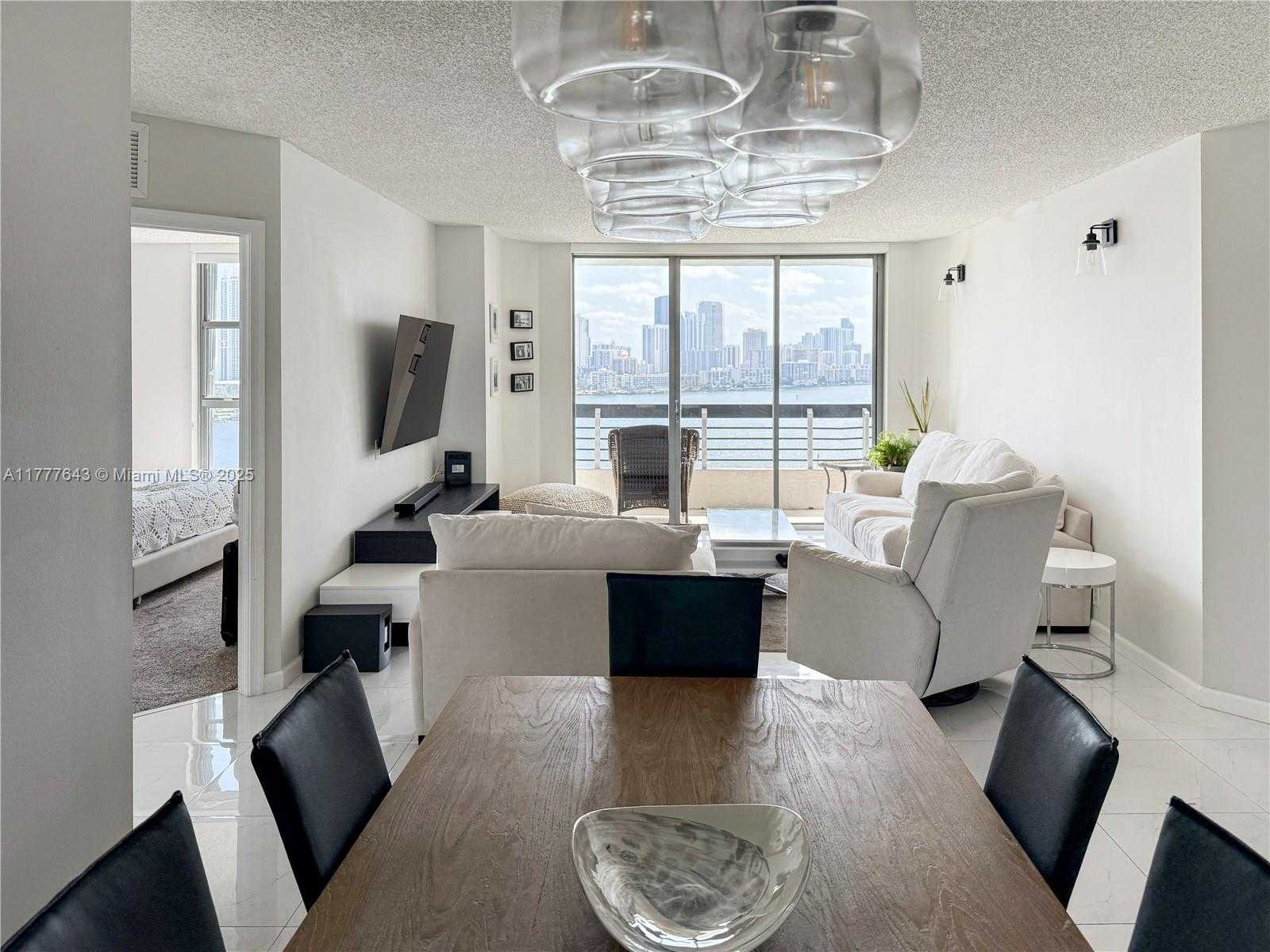 Small Image of 3530 MYSTIC POINTE DR #1611, Aventura Number 2
