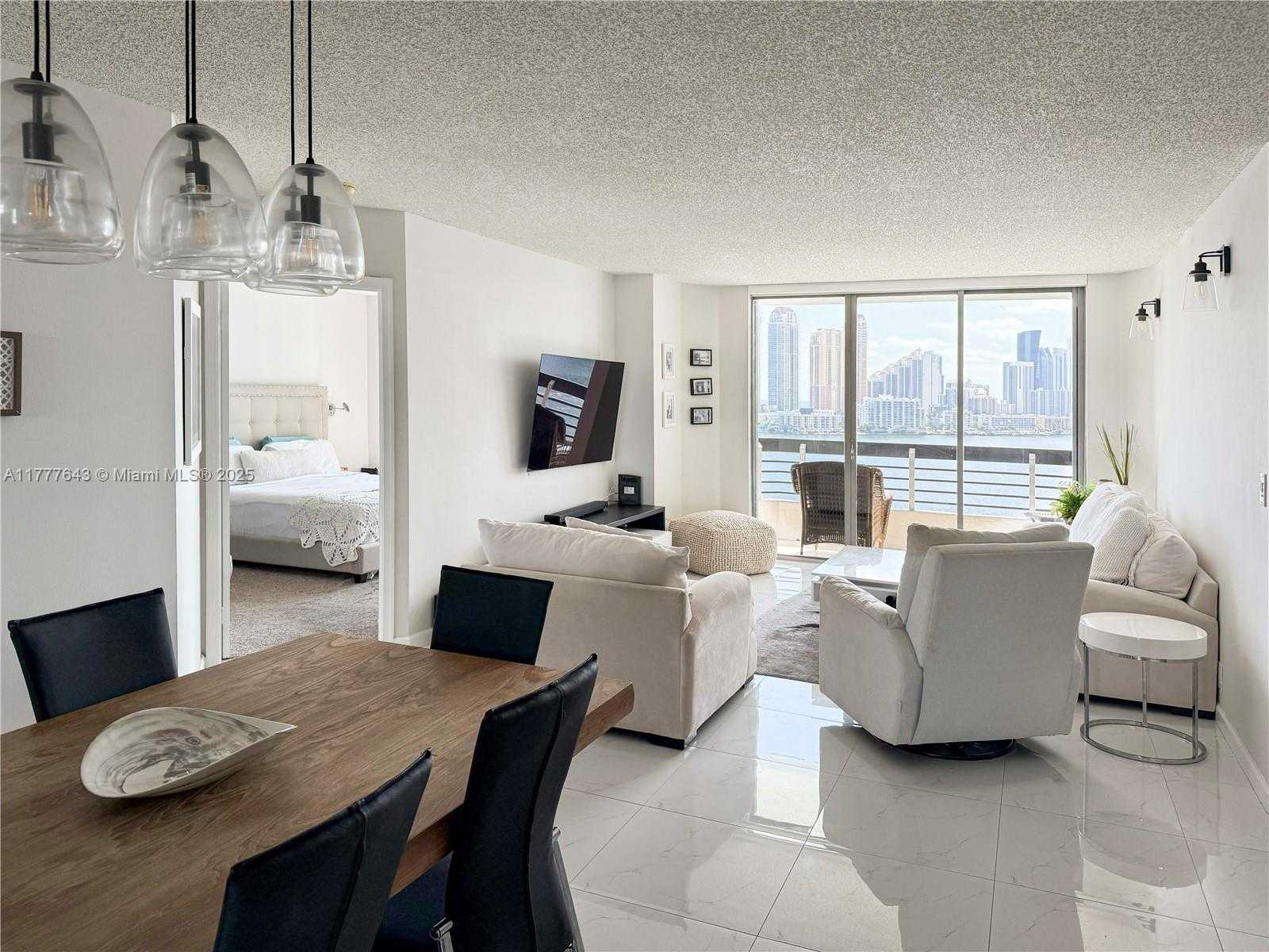 Small Image of 3530 MYSTIC POINTE DR #1611, Aventura Number 3