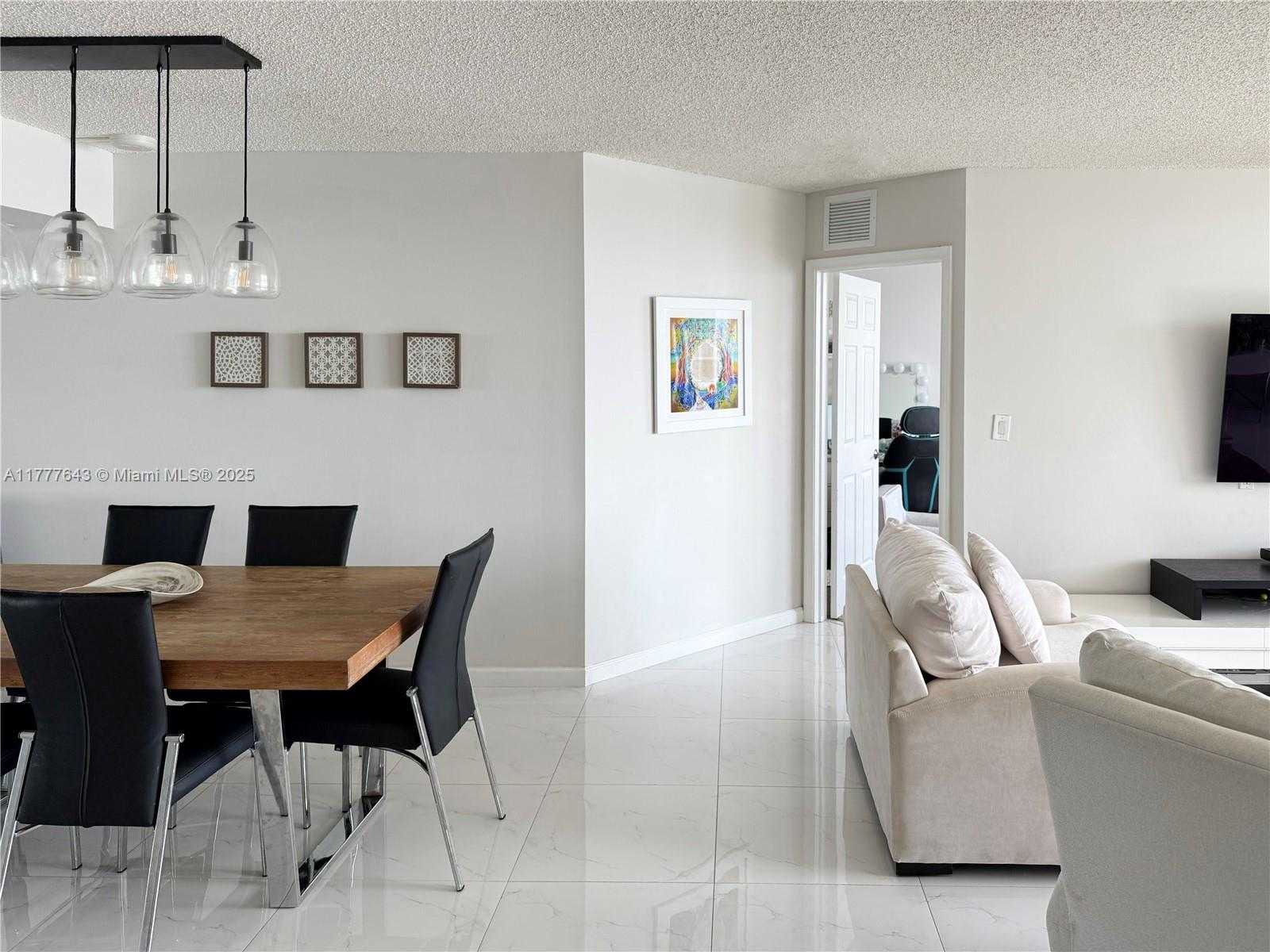Small Image of 3530 MYSTIC POINTE DR #1611, Aventura Number 8