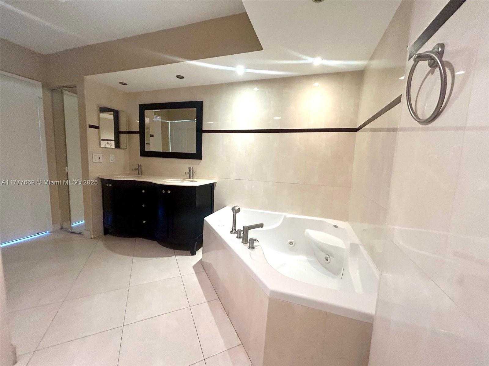 Small Image of 3400 NORTH EAST 192ND ST #1607, Aventura Number 28