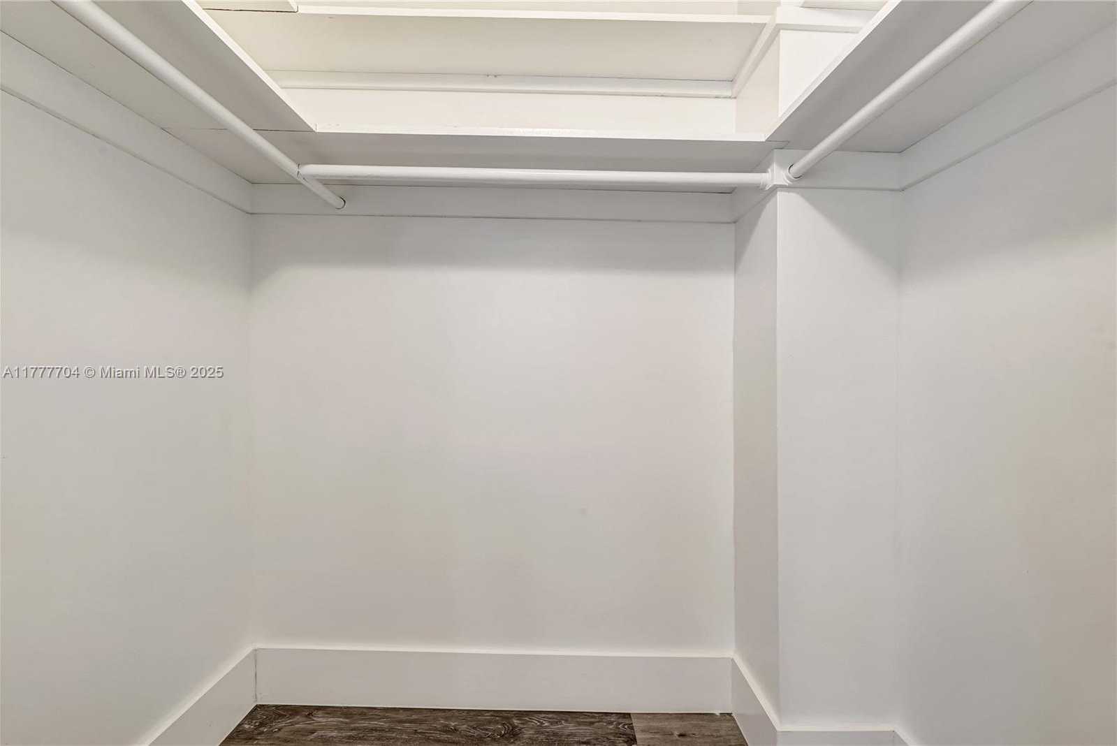 Small Image of 4800 HILLCREST LN #207, Hollywood Number 18