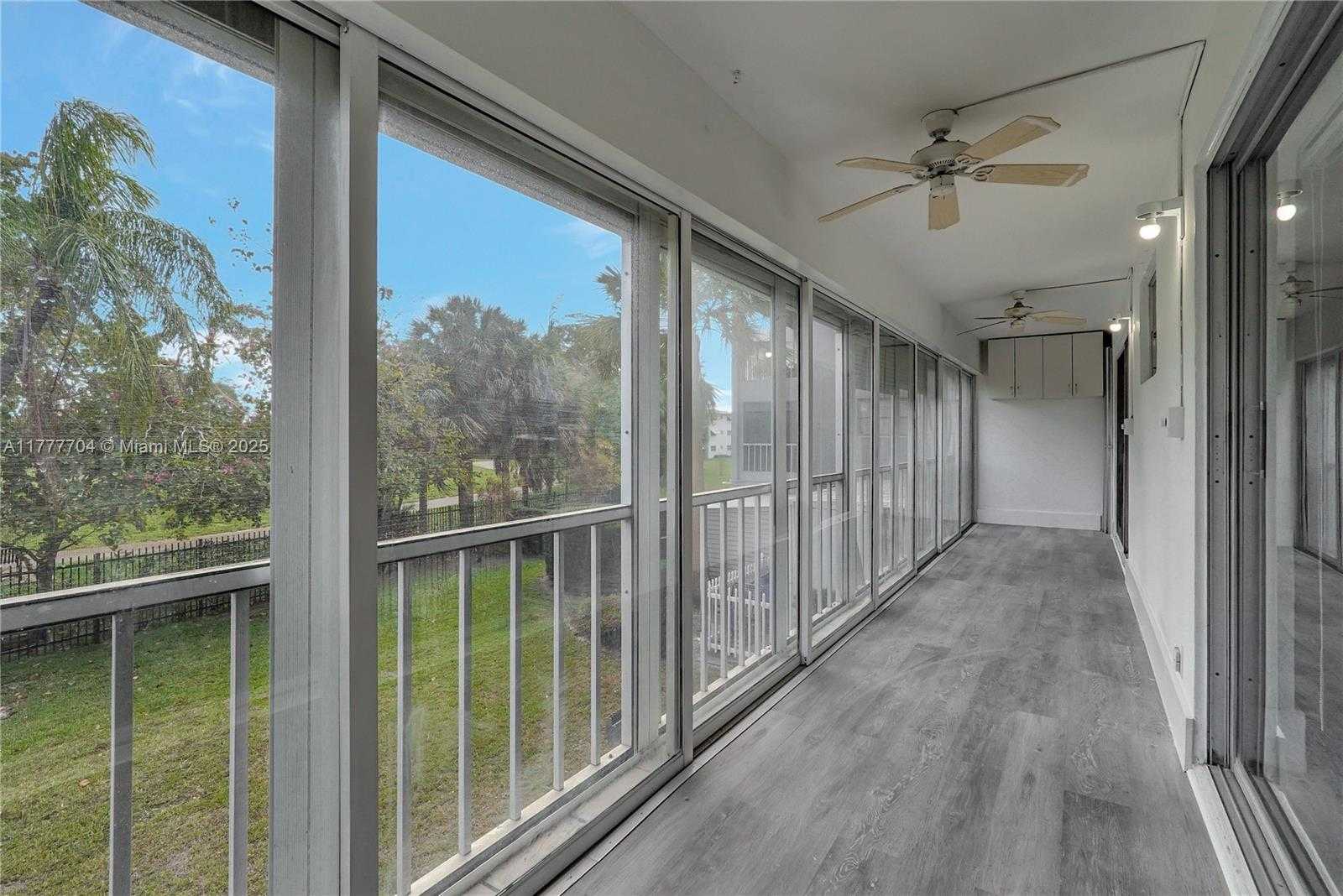 Small Image of 4800 HILLCREST LN #207, Hollywood Number 28