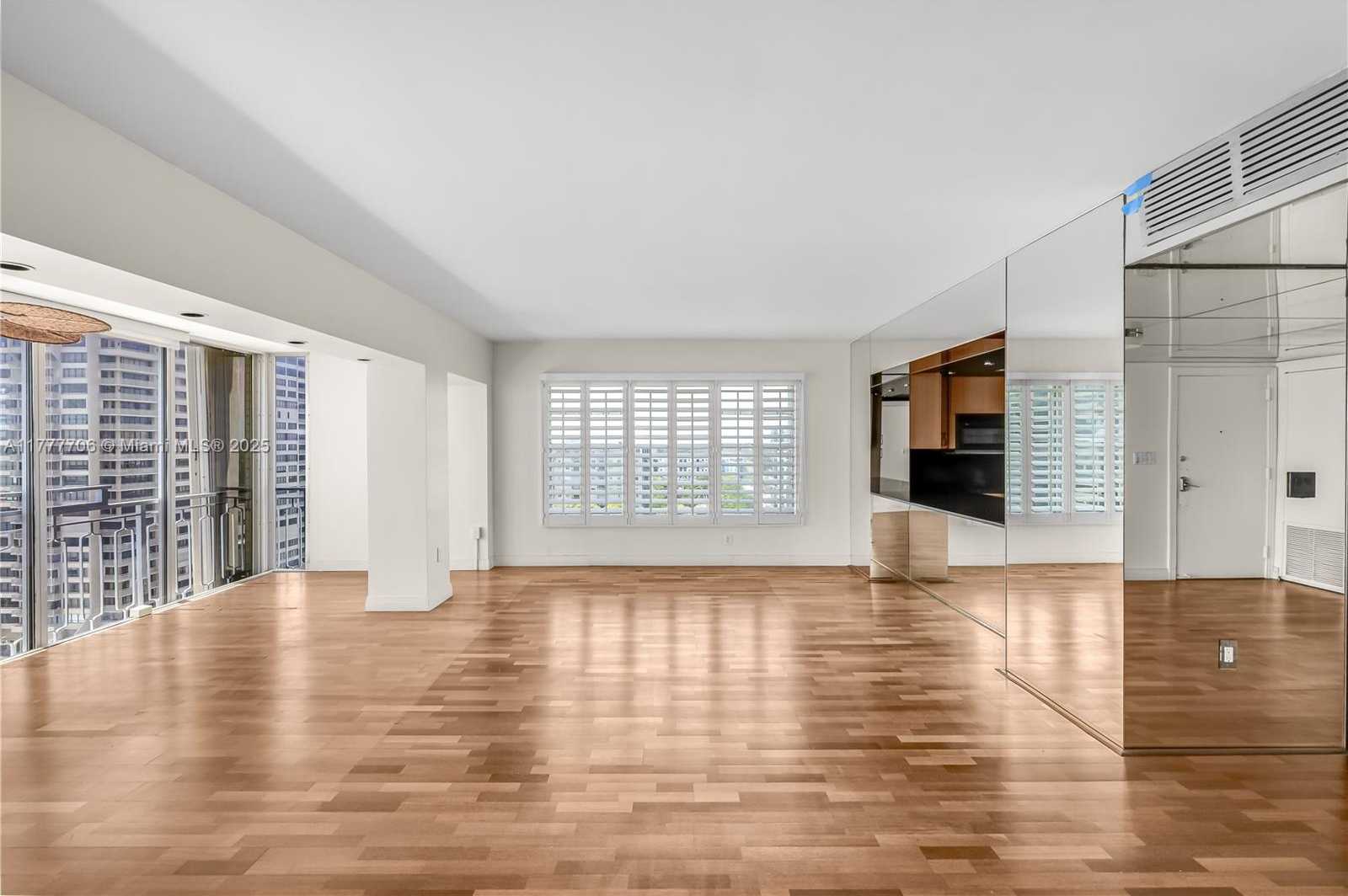 Small Image of 11111 BISCAYNE BLVD #16G, Miami Number 22
