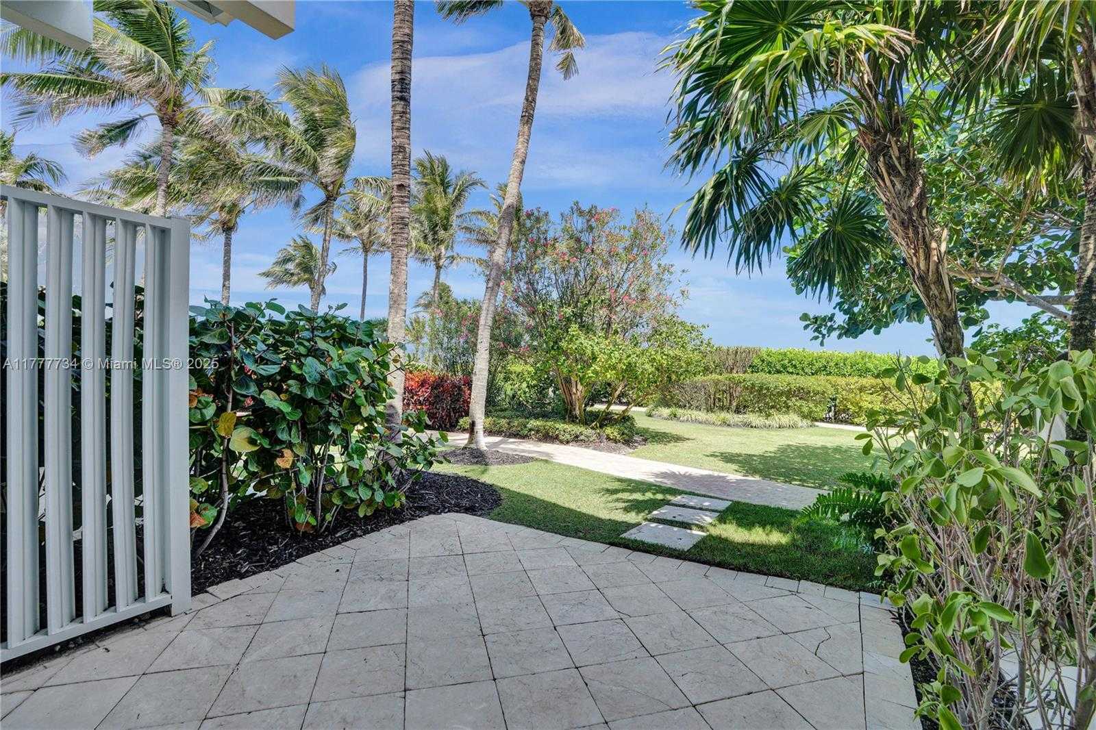 Small Image of 100 SOUTH POINTE DR #Cabana 5, Miami Beach Number 13