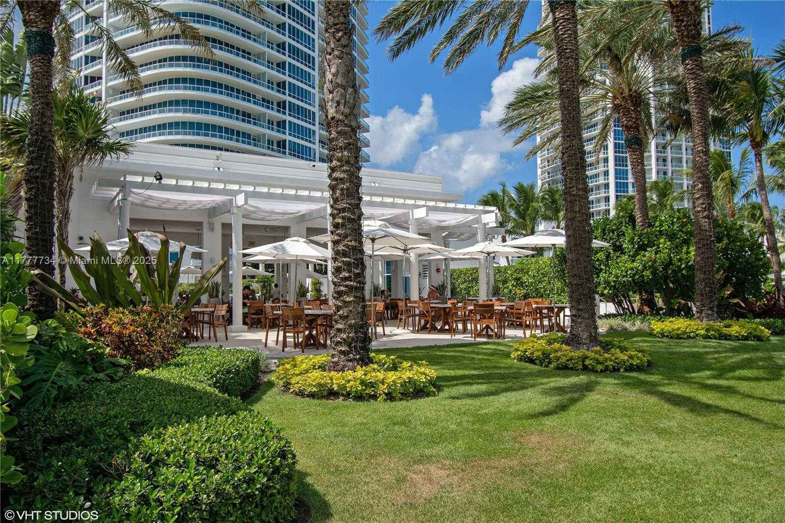Small Image of 100 SOUTH POINTE DR #Cabana 5, Miami Beach Number 17