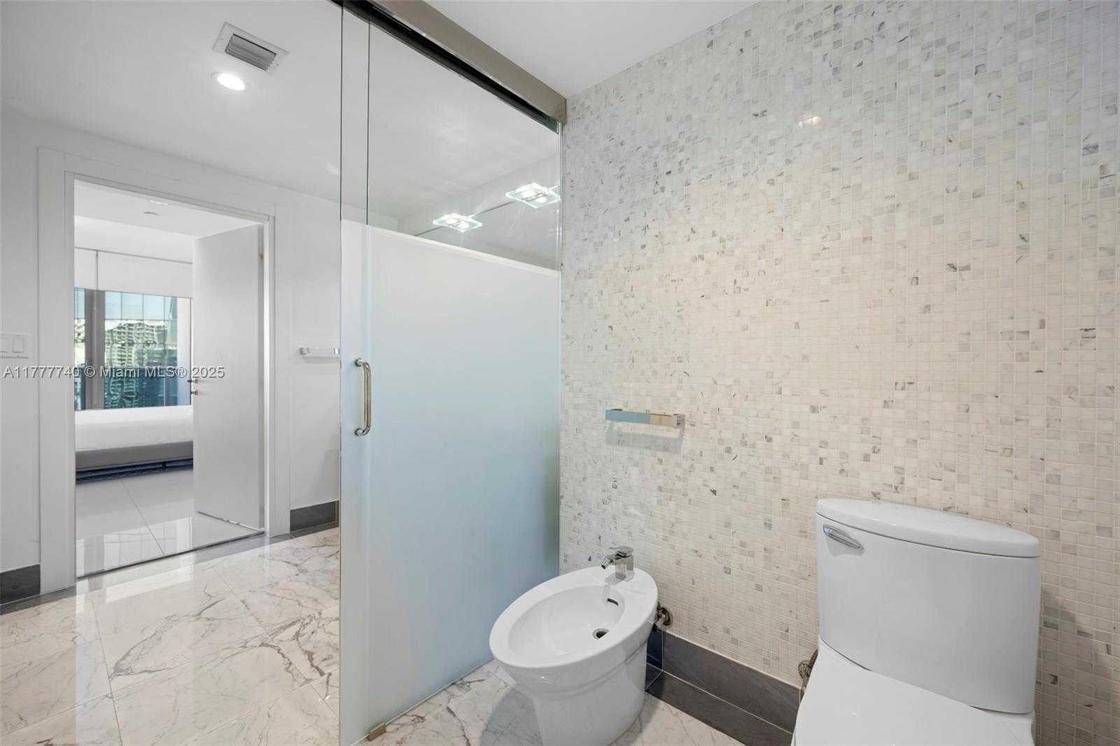 Small Image of 200 BISCAYNE BLVD WAY #4311, Miami Number 16
