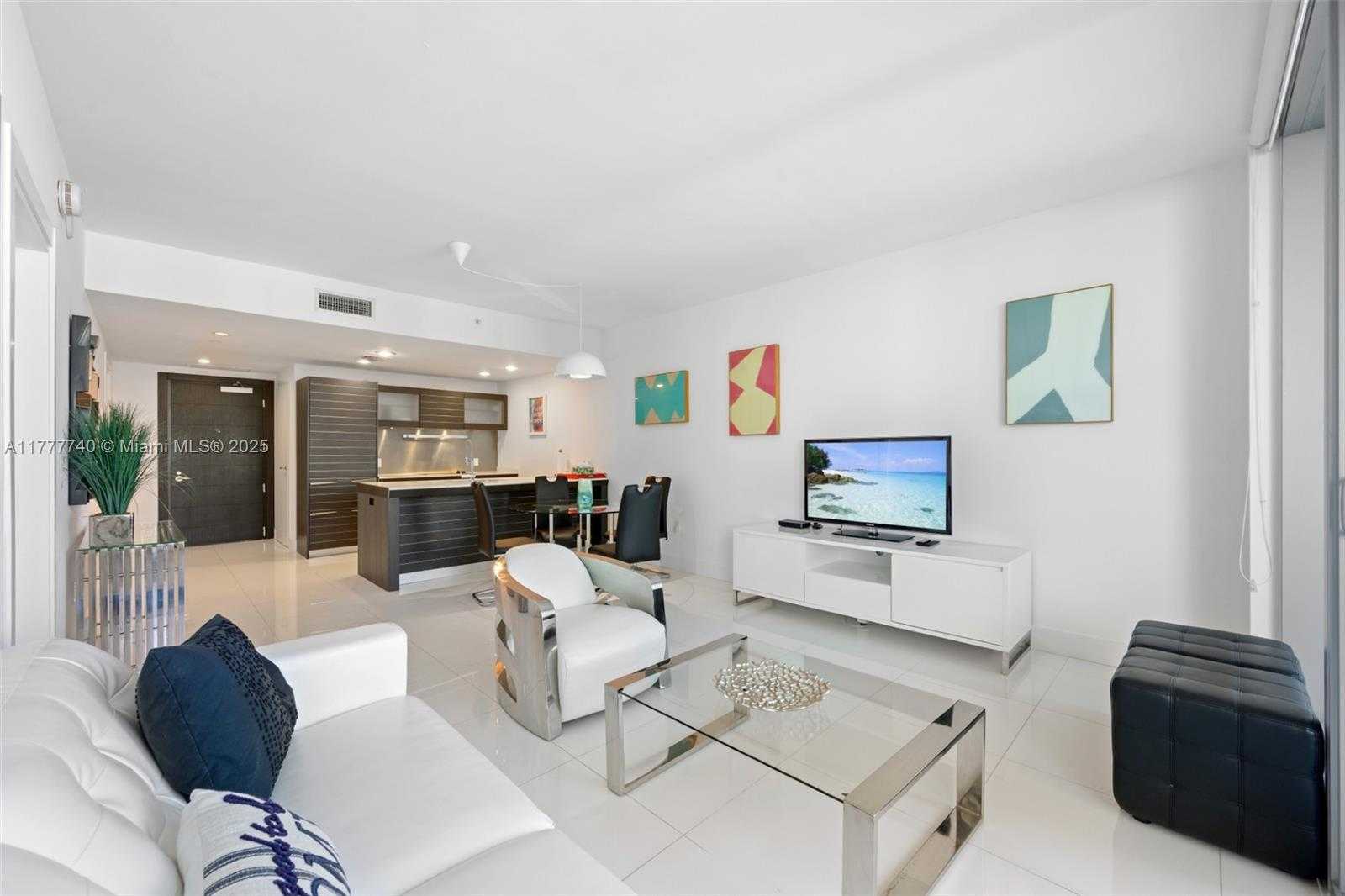Small Image of 200 BISCAYNE BLVD WAY #4311, Miami Number 2