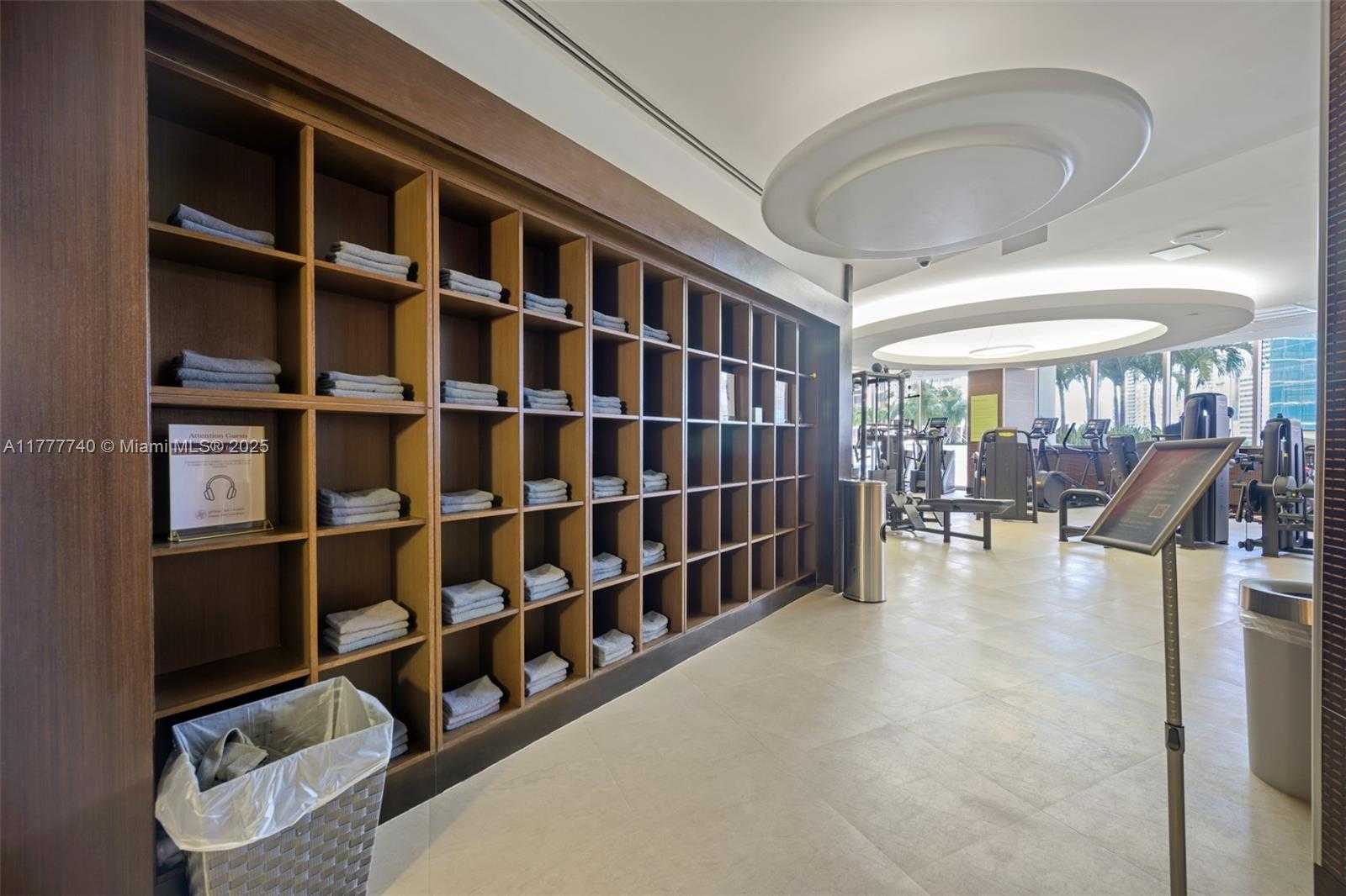 Small Image of 200 BISCAYNE BLVD WAY #4311, Miami Number 20