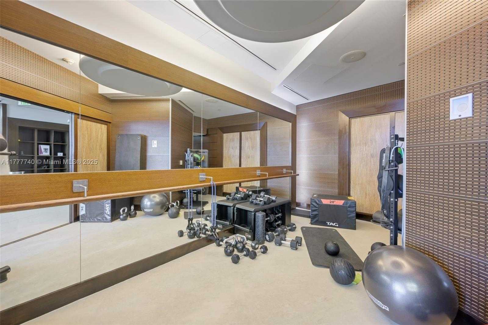 Small Image of 200 BISCAYNE BLVD WAY #4311, Miami Number 23
