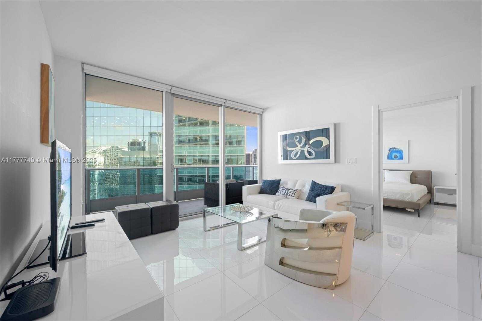 Small Image of 200 BISCAYNE BLVD WAY #4311, Miami Number 4