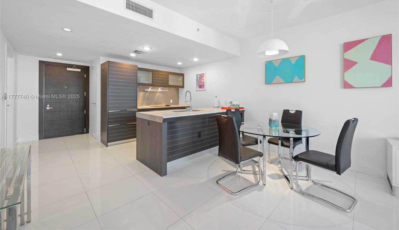 Small Image of 200 BISCAYNE BLVD WAY #4311, Miami Number 5