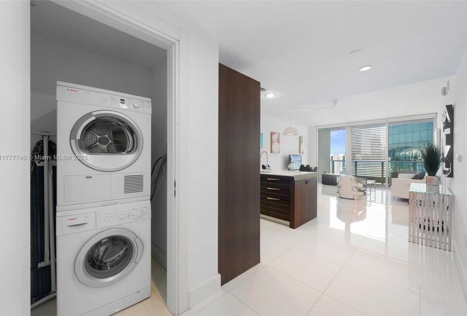 Small Image of 200 BISCAYNE BLVD WAY #4311, Miami Number 8