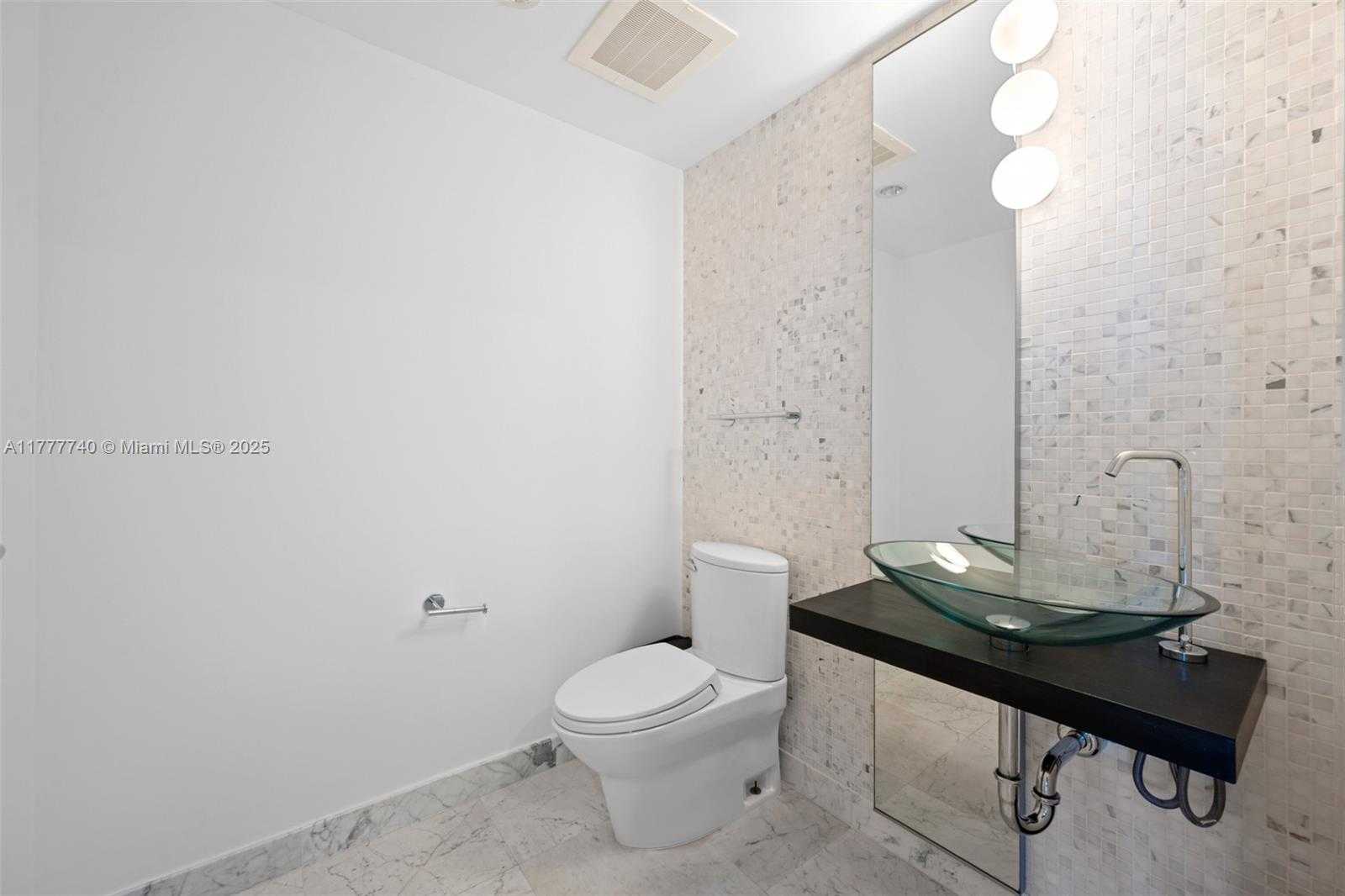 Small Image of 200 BISCAYNE BLVD WAY #4311, Miami Number 9