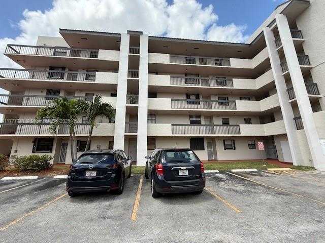 Small Image of 8881 FONTAINEBLEAU BLVD #204, Miami Number 30
