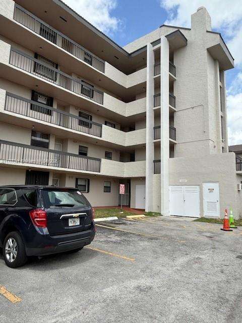 Small Image of 8881 FONTAINEBLEAU BLVD #204, Miami Number 32