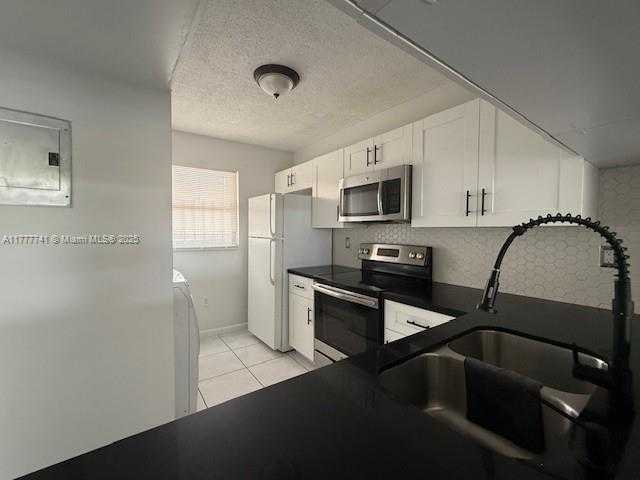 Small Image of 8881 FONTAINEBLEAU BLVD #204, Miami Number 9