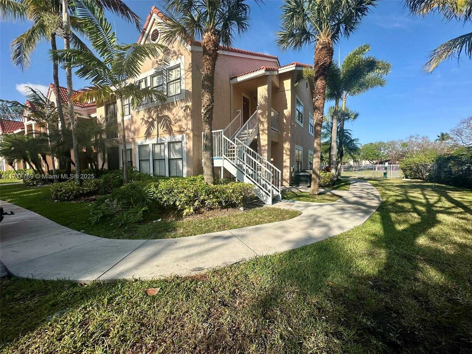 Small Image of 10581 SOUTH WEST 155TH CT #1214, Miami Number 4
