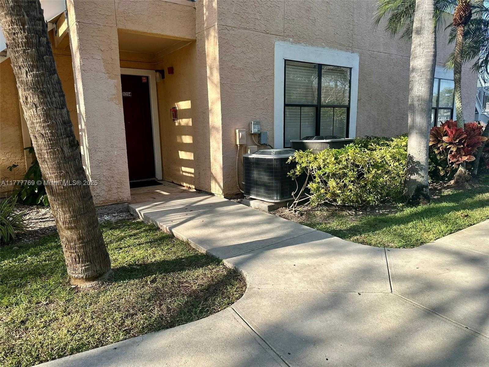 Small Image of 10581 SOUTH WEST 155TH CT #1214, Miami Number 6