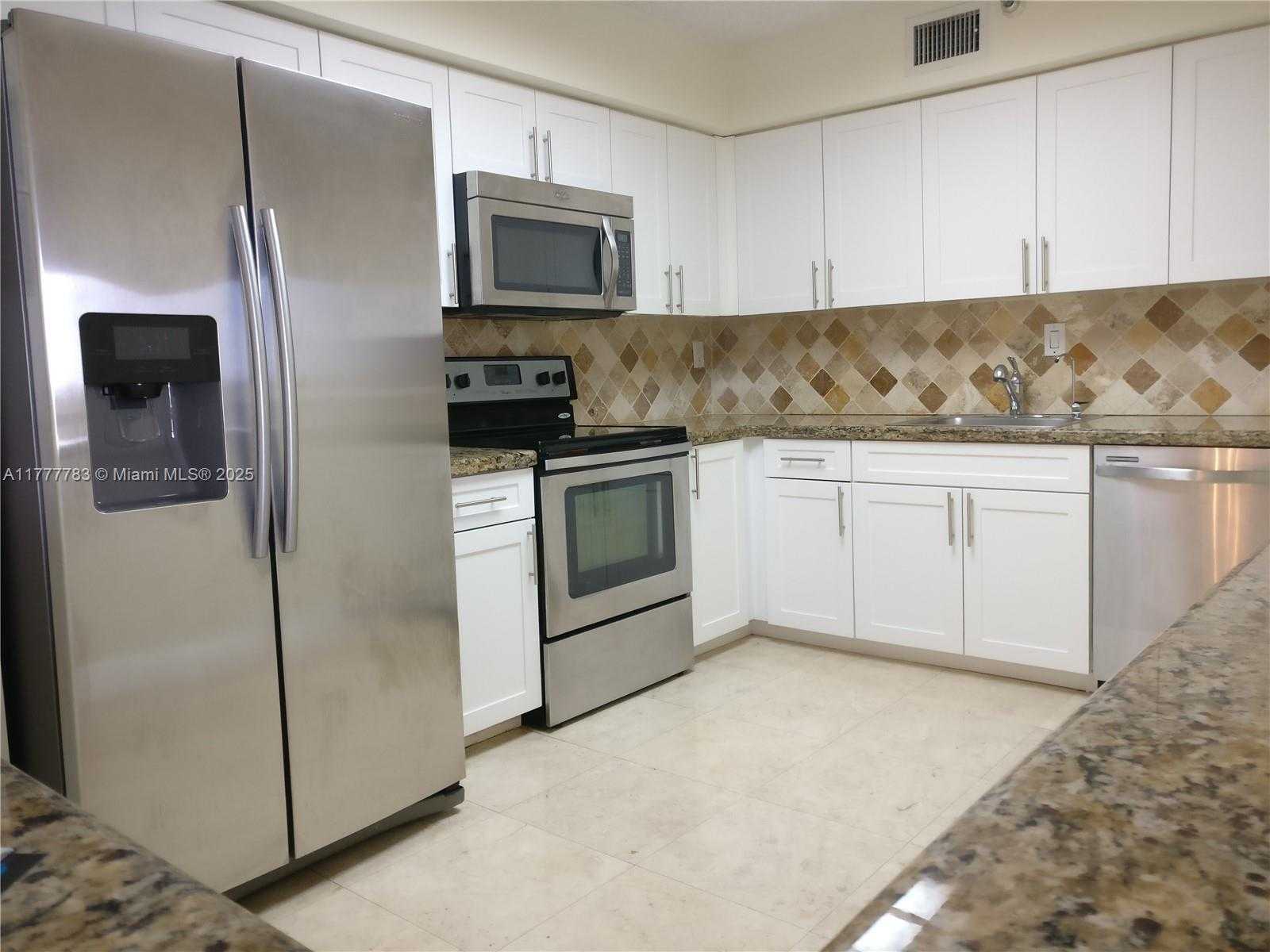 Small Image of 3530 MYSTIC POINTE DR #408, Aventura Number 3