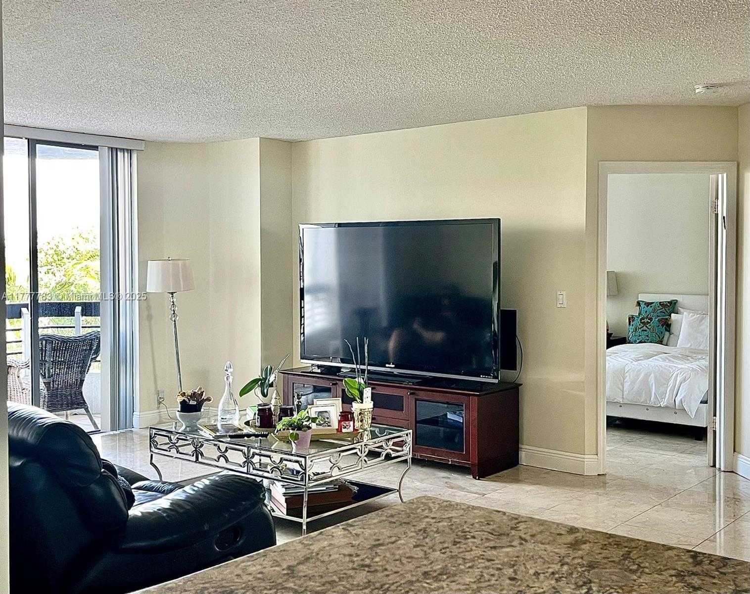 Small Image of 3530 MYSTIC POINTE DR #408, Aventura Number 7