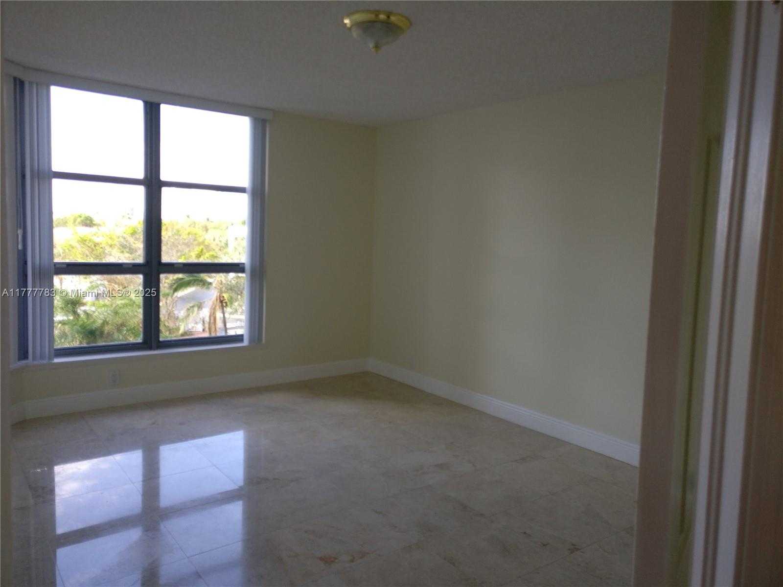 Small Image of 3530 MYSTIC POINTE DR #408, Aventura Number 8