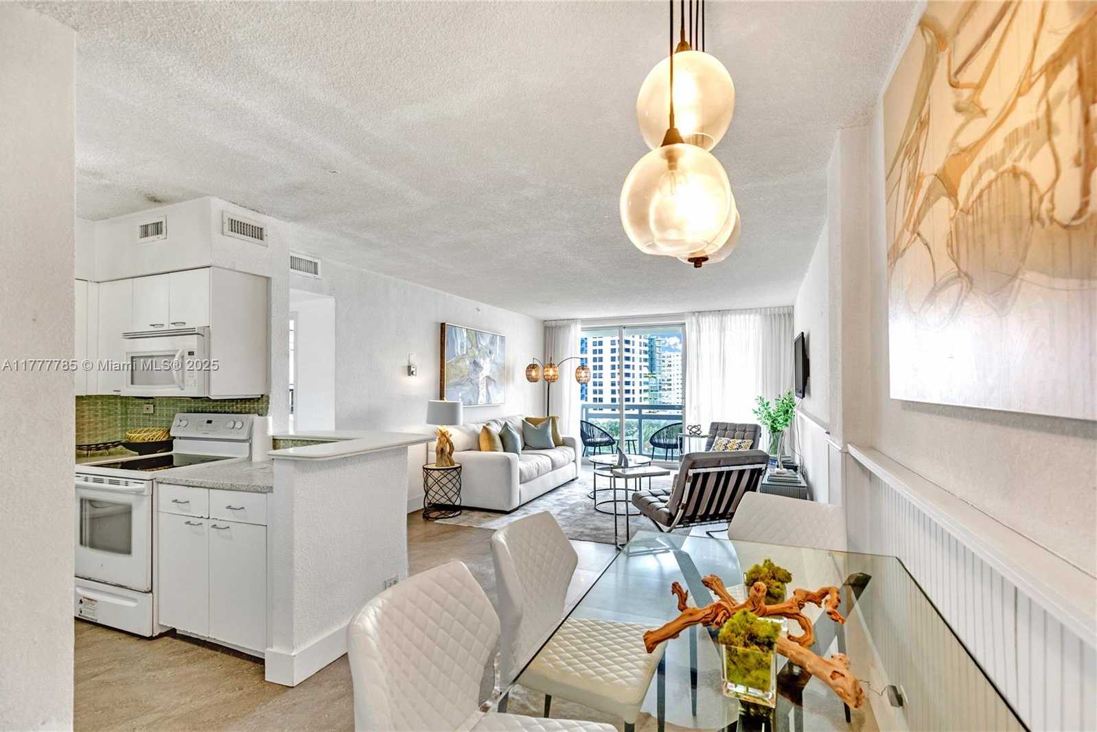 Small Image of 1500 Bay Rd, Miami Beach, FL 33139, USA Number 13