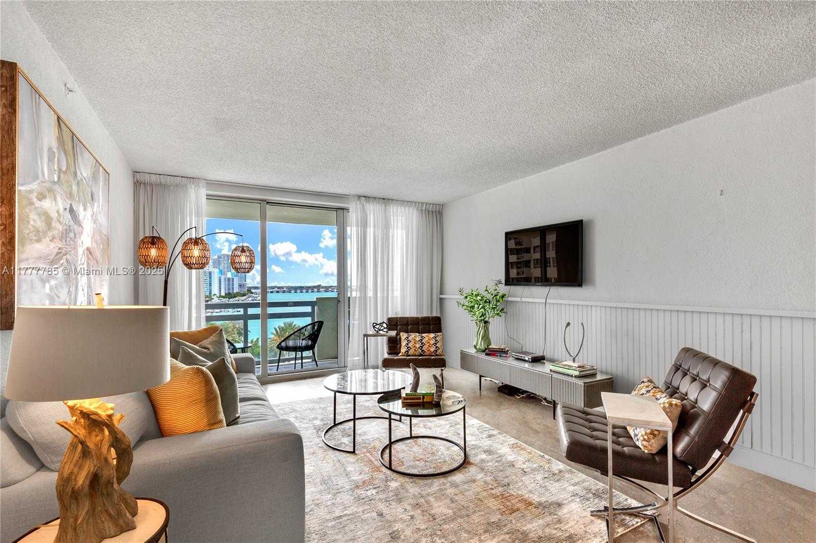 Small Image of 1500 Bay Rd, Miami Beach, FL 33139, USA Number 4