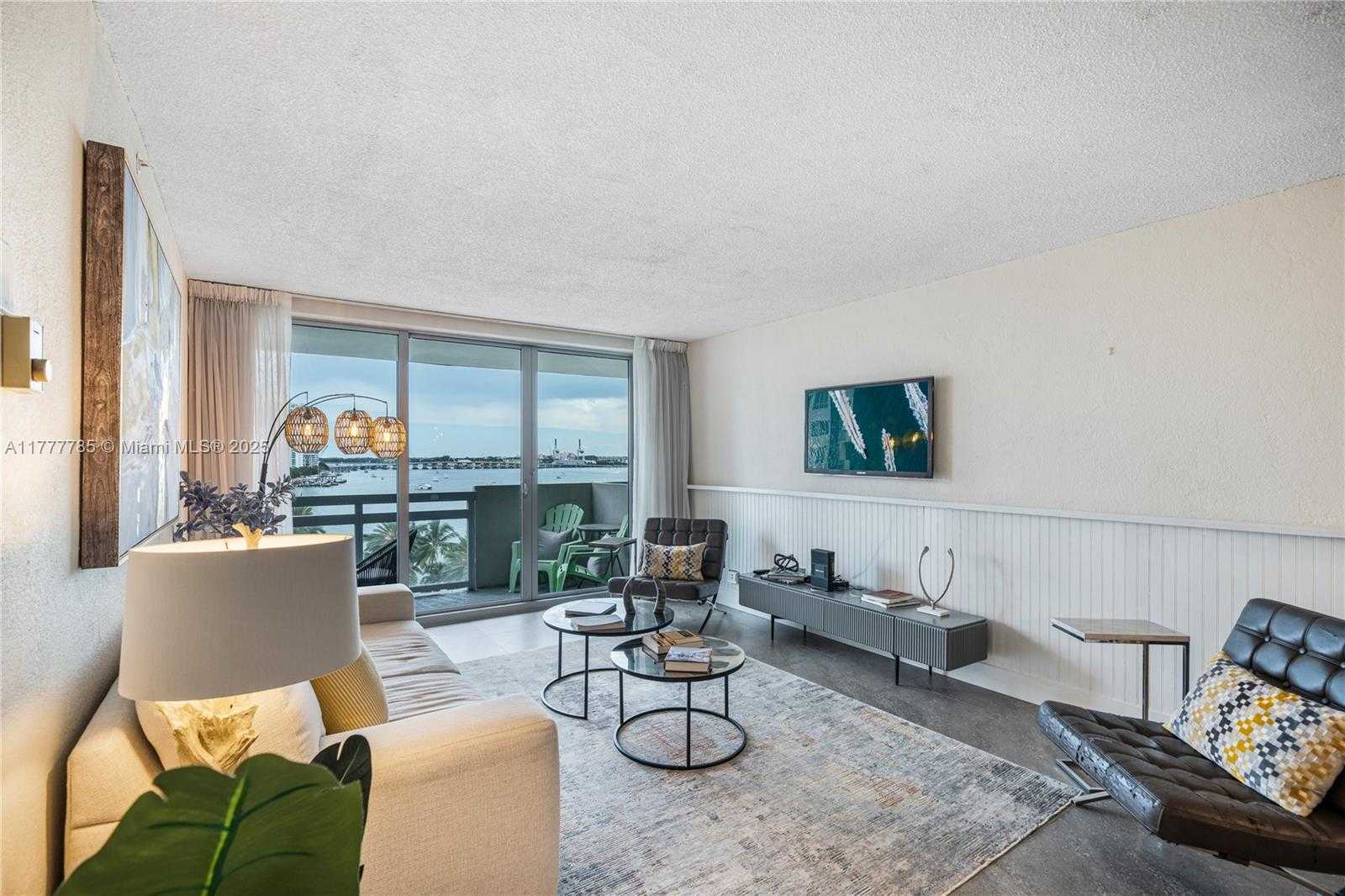 Small Image of 1500 Bay Rd, Miami Beach, FL 33139, USA Number 5