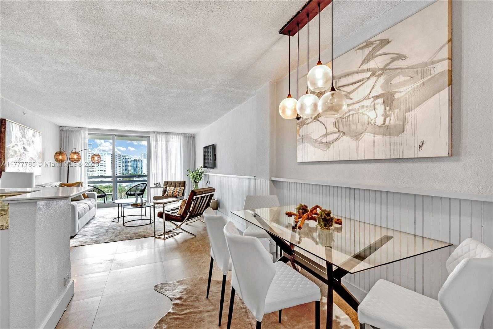 Small Image of 1500 Bay Rd, Miami Beach, FL 33139, USA Number 9