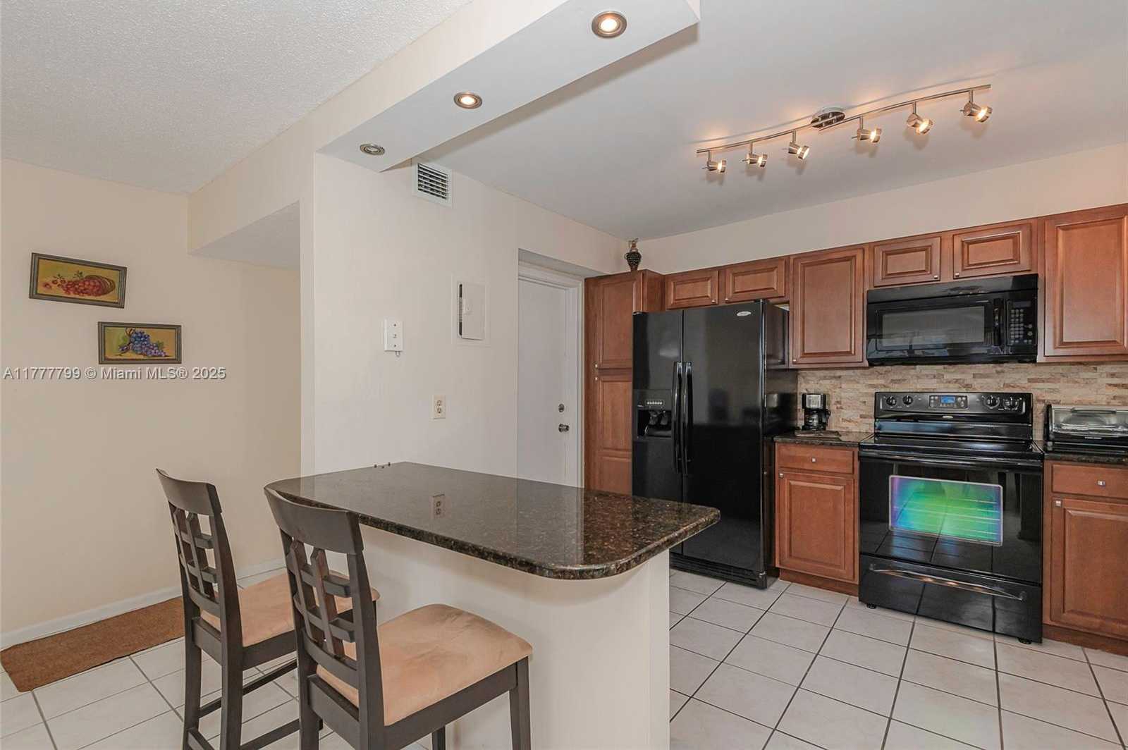 Small Image of 1817 SOUTH OCEAN DR #628, Hallandale Beach Number 17