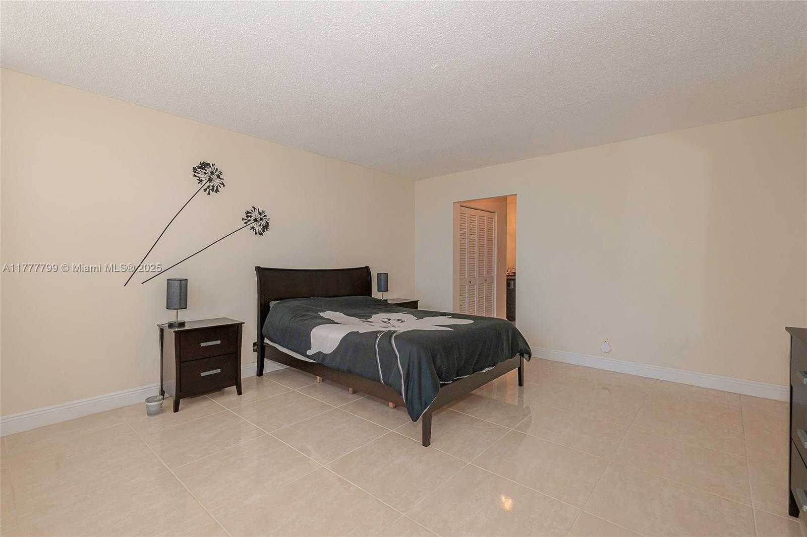 Small Image of 1817 SOUTH OCEAN DR #628, Hallandale Beach Number 20