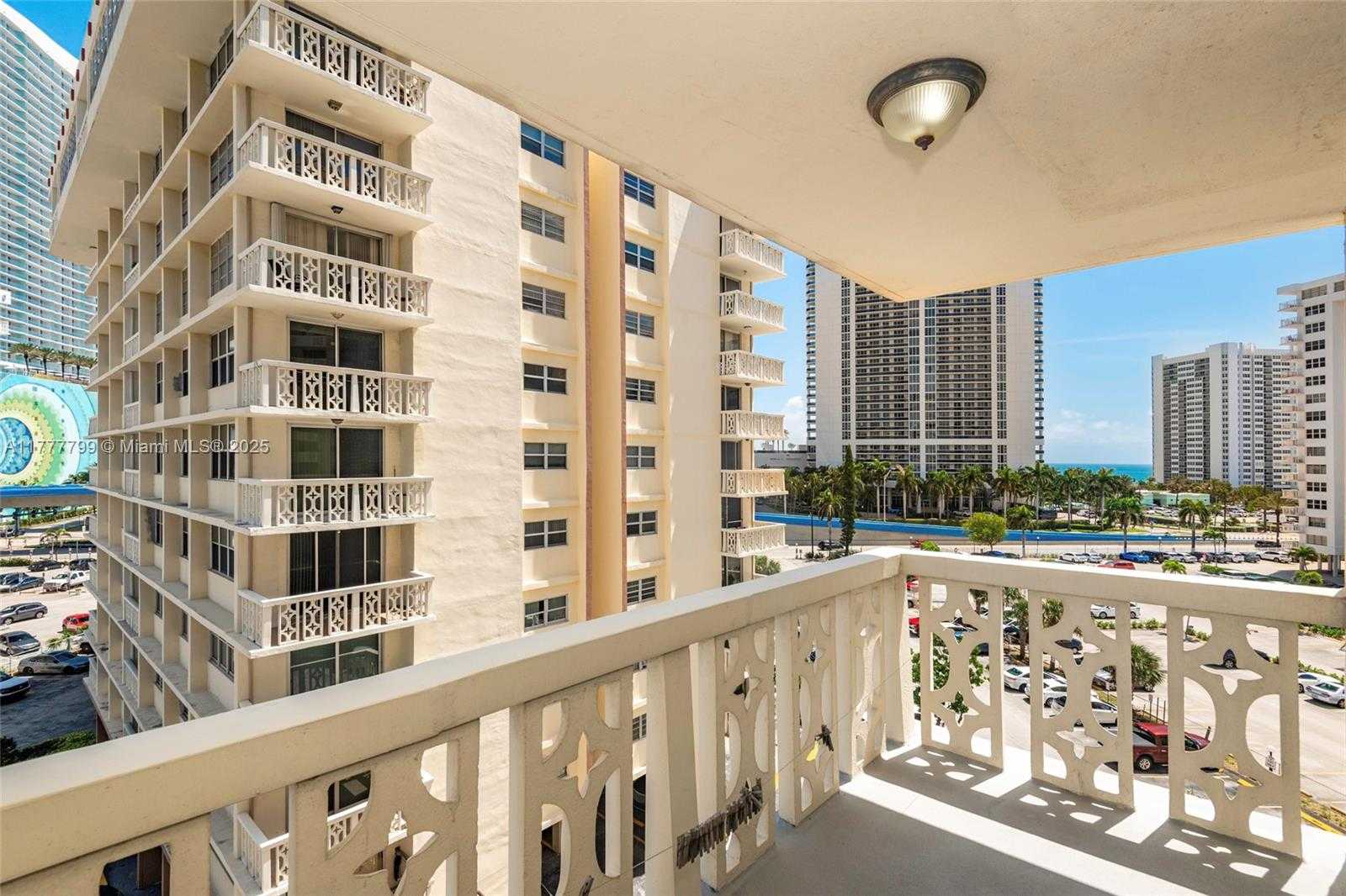 Small Image of 1817 SOUTH OCEAN DR #628, Hallandale Beach Number 3
