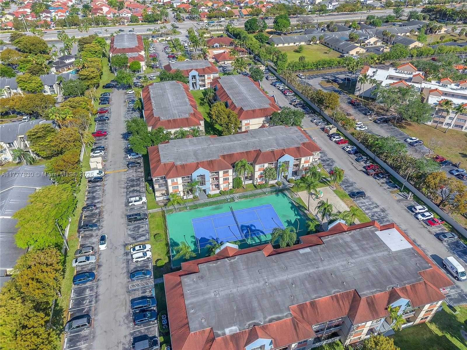 Small Image of 18850 NORTH WEST 57TH AVE #205, Hialeah Number 4