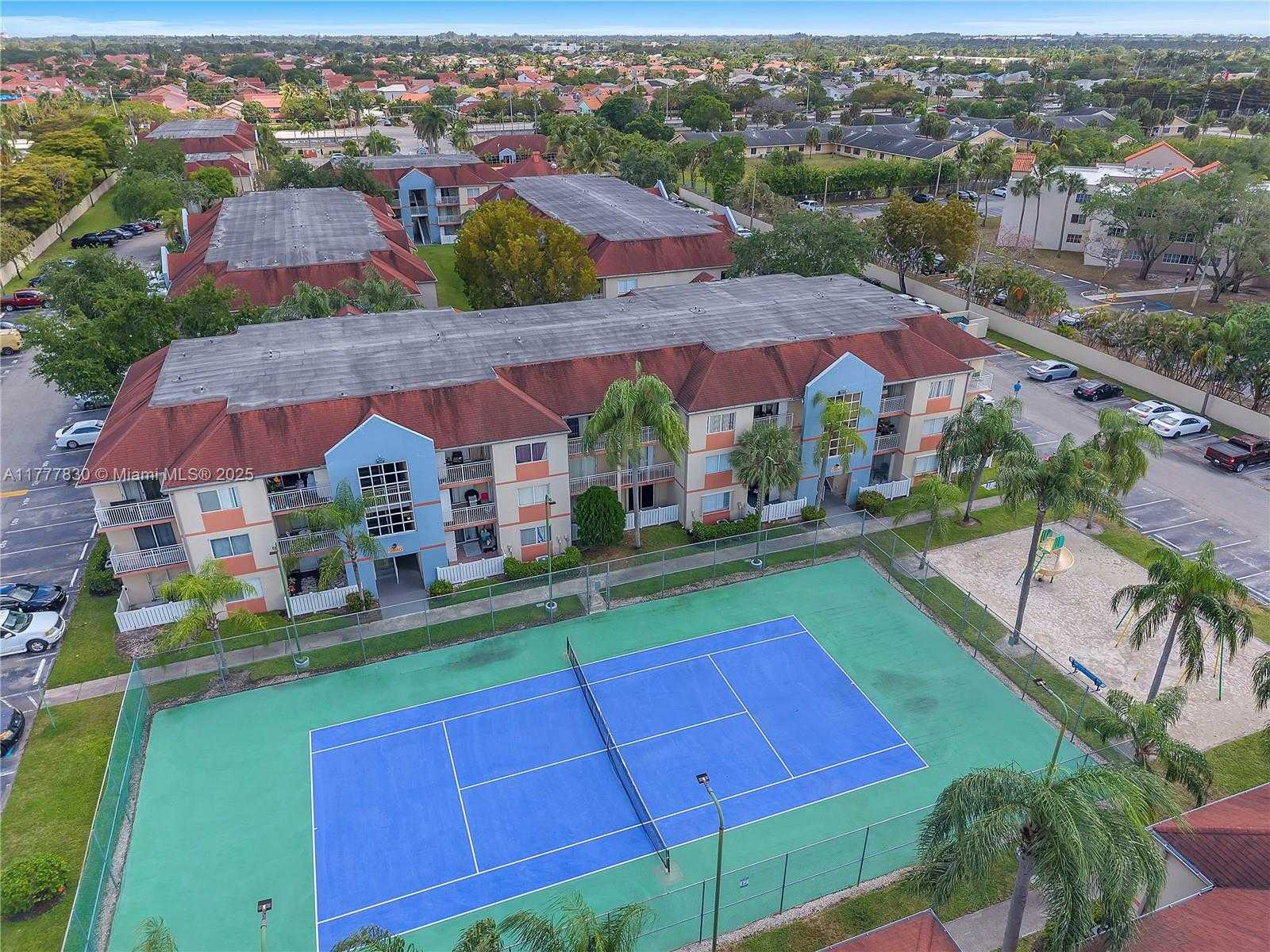 Small Image of 18850 NORTH WEST 57TH AVE #205, Hialeah Number 5