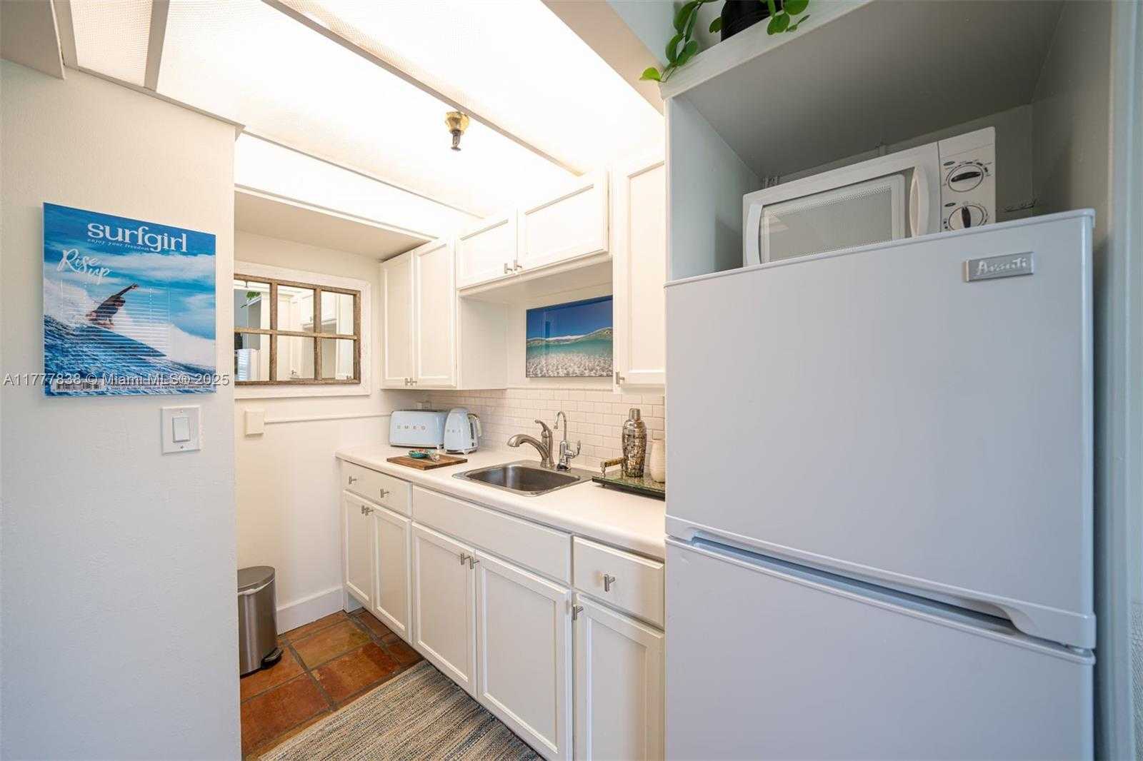 Small Image of 235 SUNRISE AVE #3052, Palm Beach Number 4