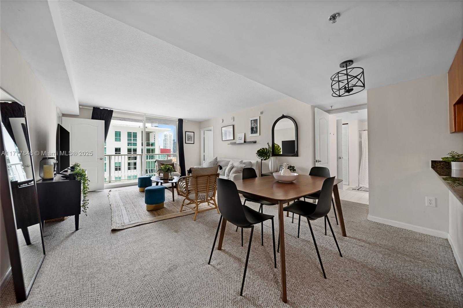 Small Image of 1200 BRICKELL BAY DR #2515, Miami Number 13