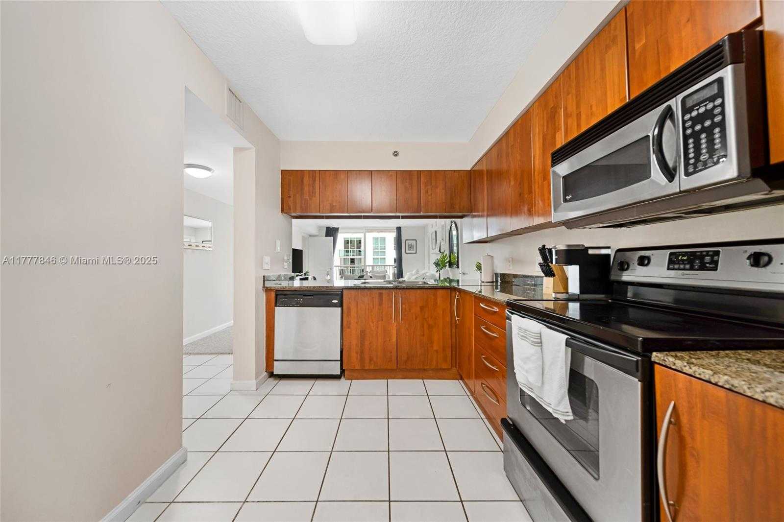 Small Image of 1200 BRICKELL BAY DR #2515, Miami Number 15