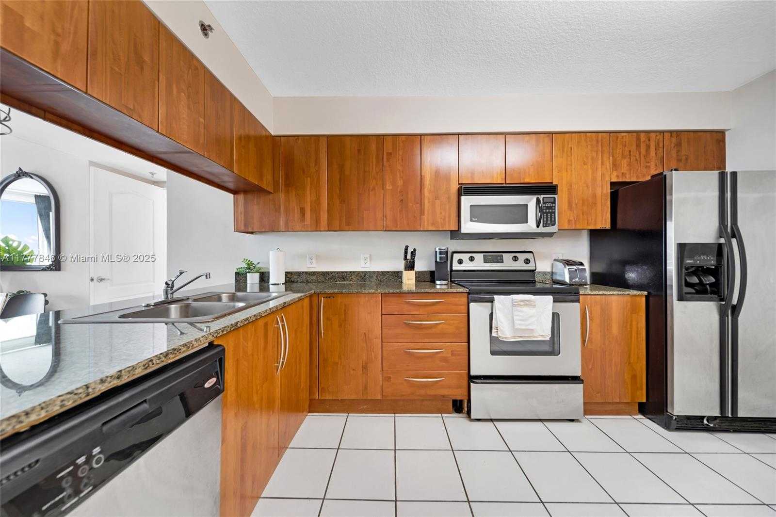 Small Image of 1200 BRICKELL BAY DR #2515, Miami Number 17