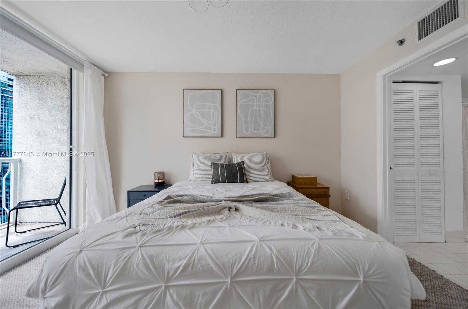 Small Image of 1200 BRICKELL BAY DR #2515, Miami Number 20